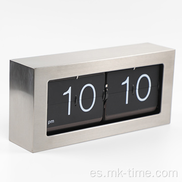 Reloj con tapa de caja de metal grande